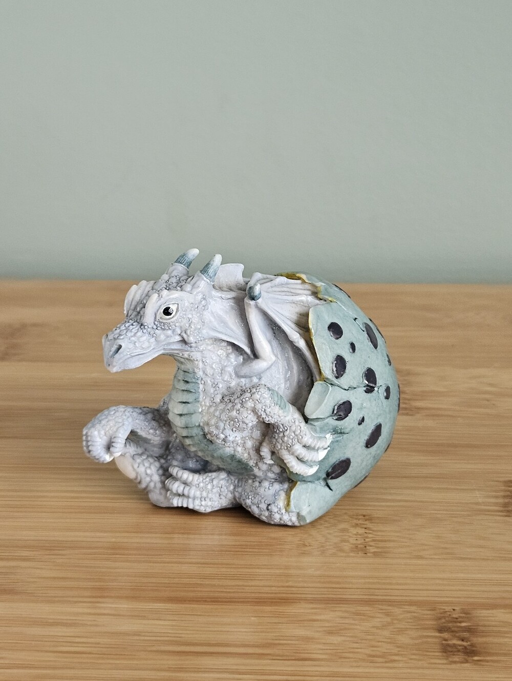 2006 Summit Hatchling Dragon Figurine
